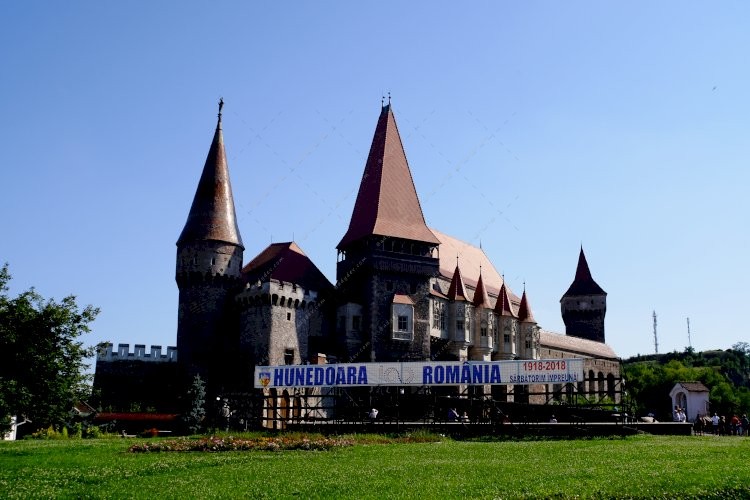 Castelul Corvinilor